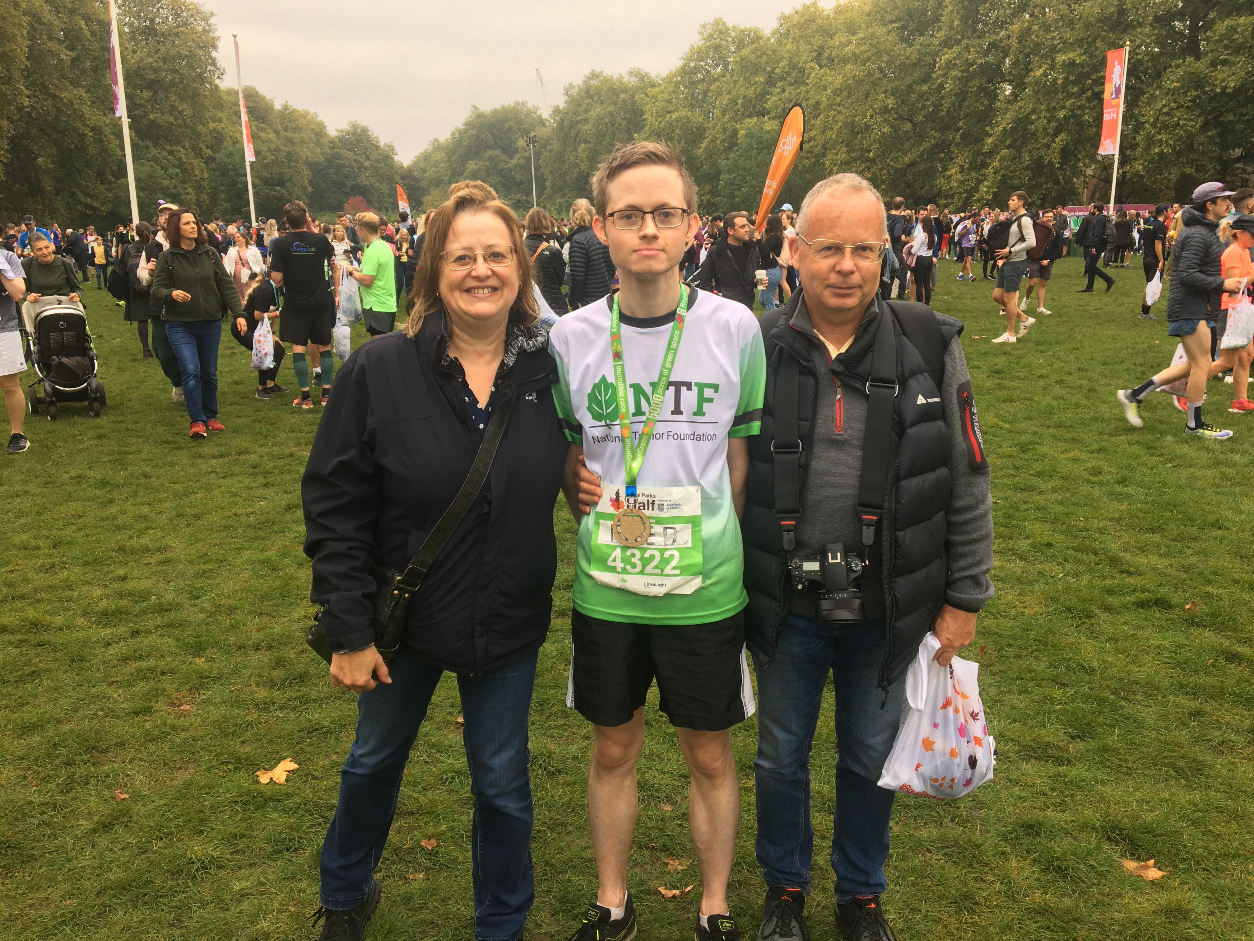 Runner Fred Jewitt with his parents